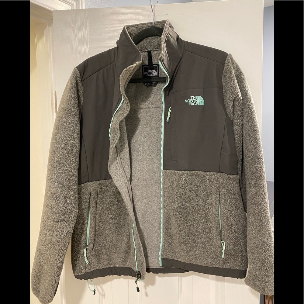 The North face Denali fleece zip up. Size M